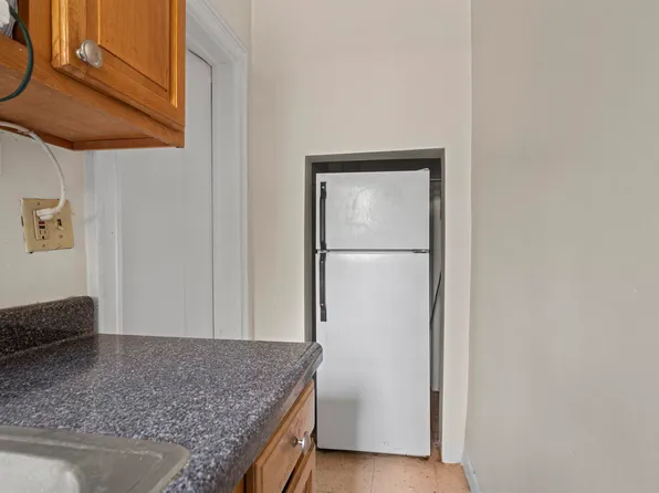 821 Bergen Avenue image 7 of 13