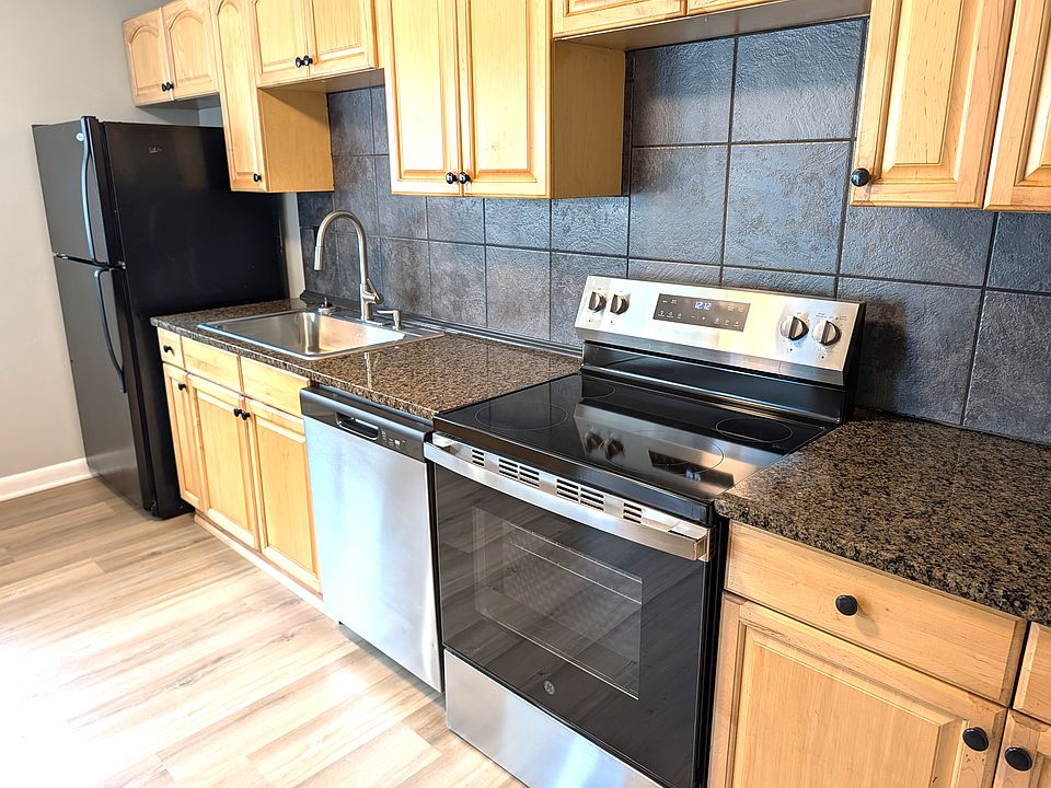 1st image of 3334 N High St