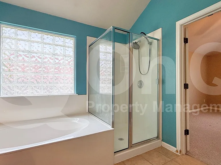 18905 Stirling Castle Ct — Photo 17