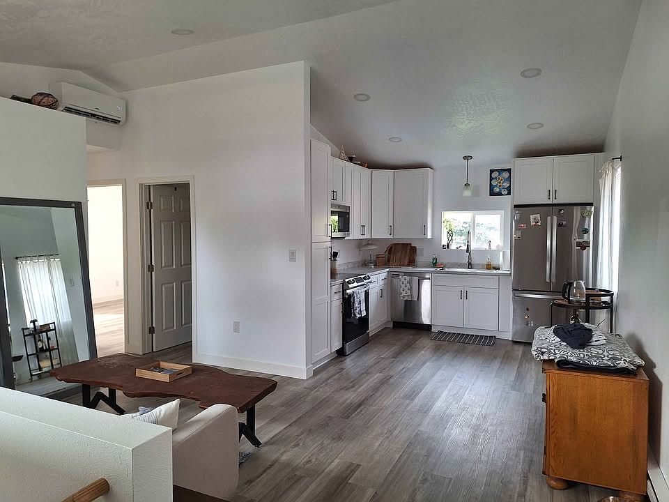 1st image of 1534 E Fruitdale Ave