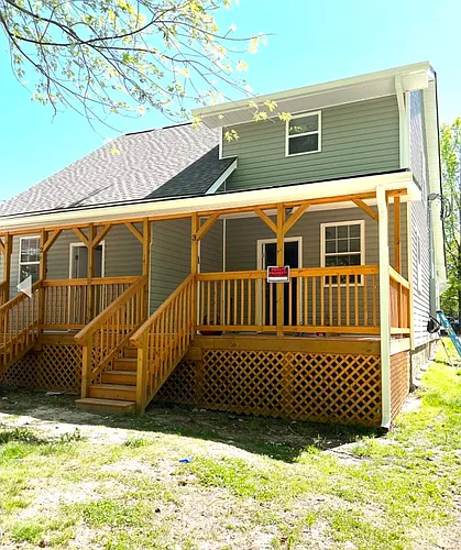 210 Rhodes St Photo 1