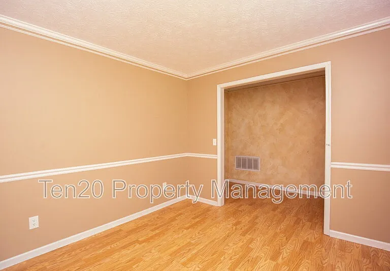 1430 Lokey Dr — Photo 4