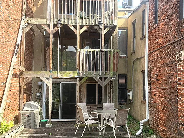 686 Washington Blvd — Photo 14