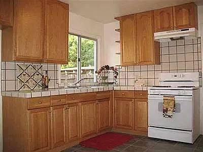 Kitchen now has new stove