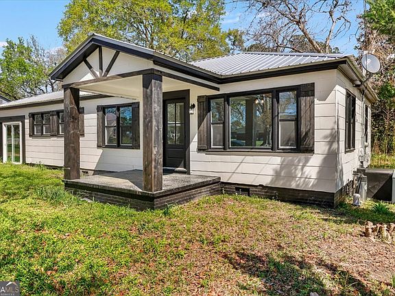 5th image of 360 N Lewis St