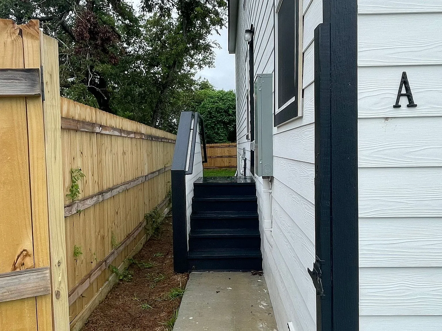 3 bed, 1150 sqft, $1,604 — Photo 4
