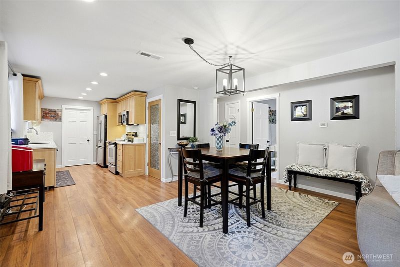 5th image of 21007 NE 66th Street