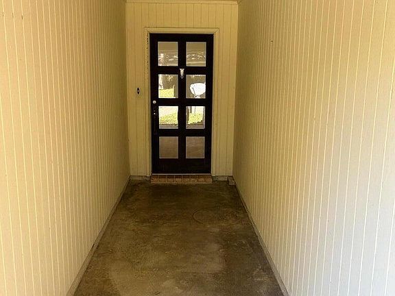 2nd image of 205 Castle Row APT A