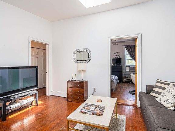 4th image of 710 Bloomfield St #3