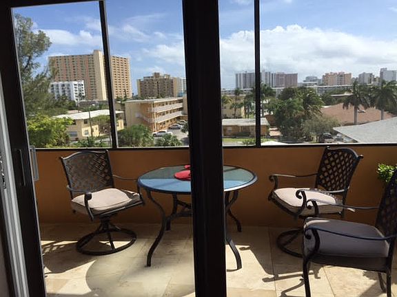 3rd image of 3212 NE 12th St APT 404