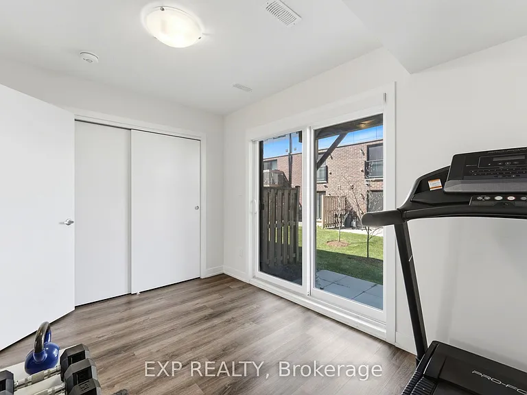 19 Markle Cres — Photo 32