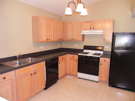 5th image of 937 Symphony Dr