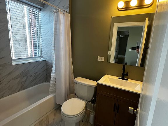 5th image of 1552 N Avers Ave #3
