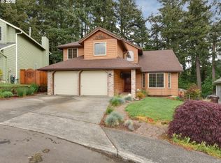 7680 Ridgewood Dr, Gladstone, OR 97027