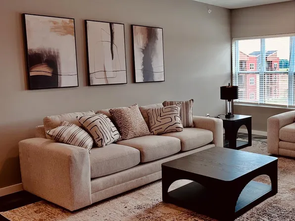 255 at Union Station