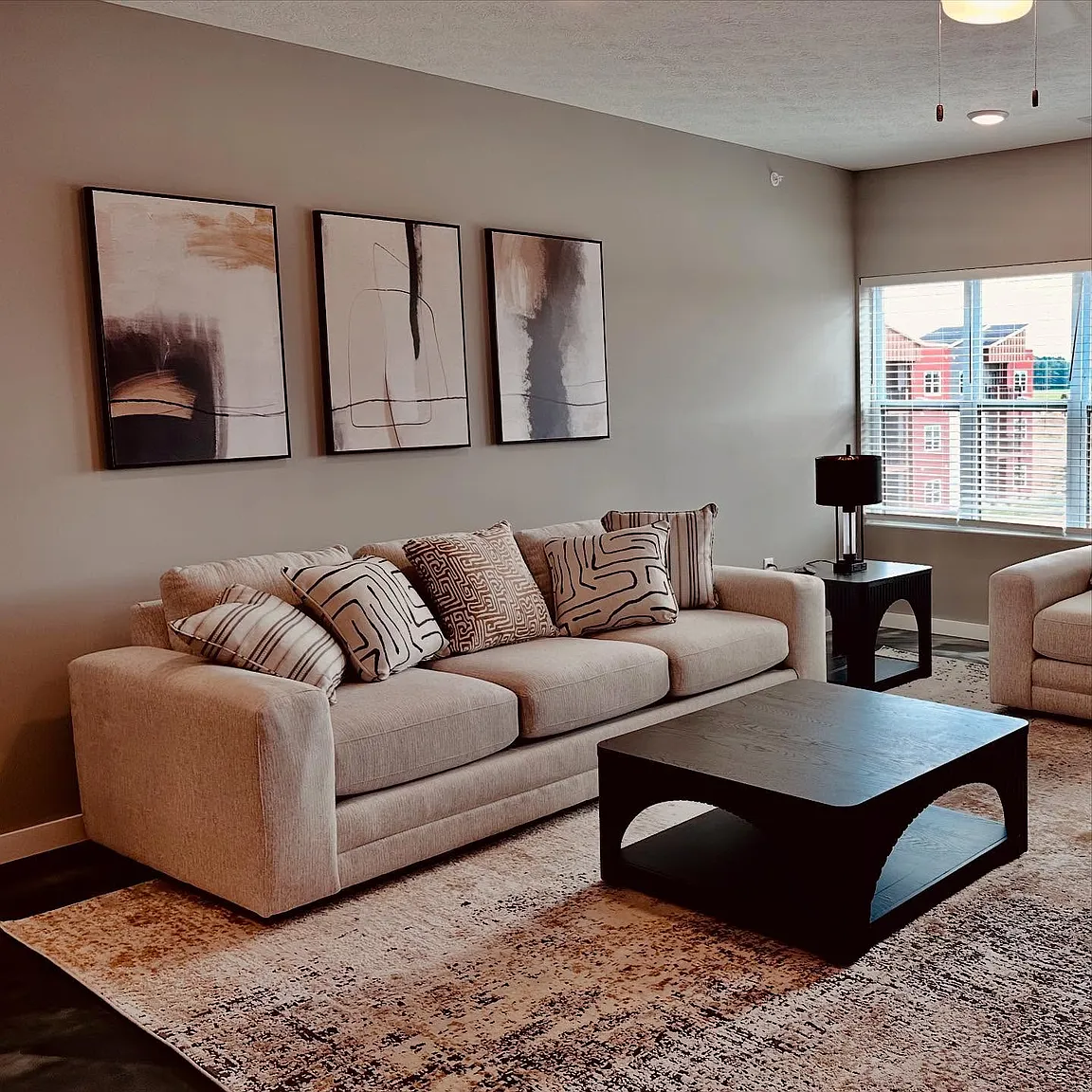2101 Railway Ln #2B-2Ba-1112Sqft photo 1