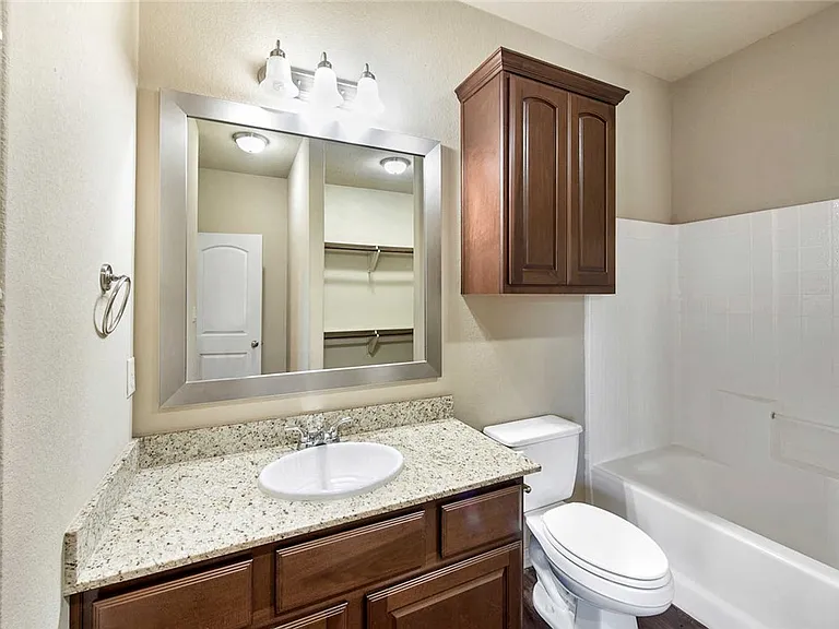 533 Forest Dr — Photo 8