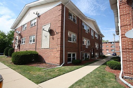 1st image of 10154 Hartford Ct APT 1B