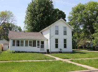 624 W 8th St, Cedar Falls, IA 50613