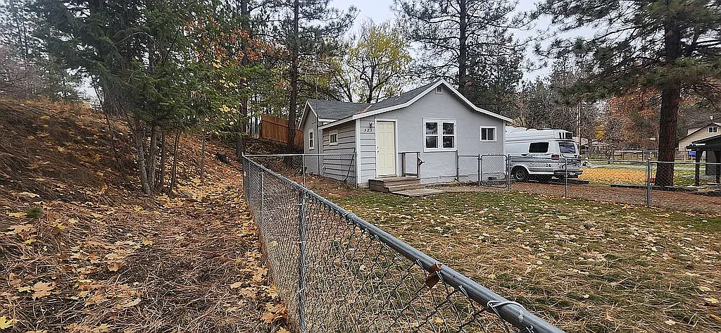 321 Michel St, Hot Springs MT - Owner Finance Home