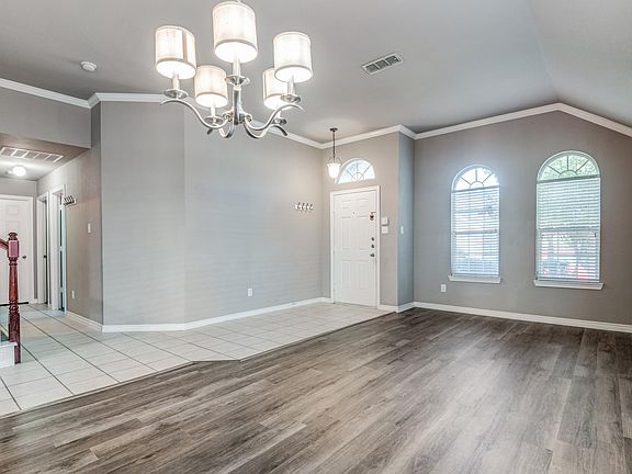 4th image of 7704 Mapleridge Dr