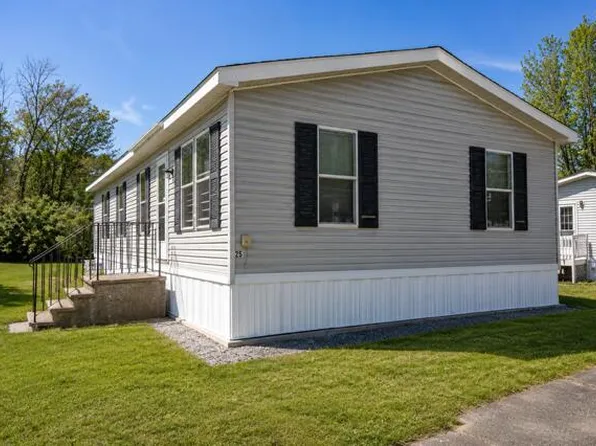 25 Village Drive, Lewiston, ME 04250