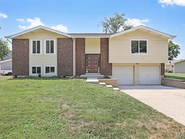 1218 Wood Station Pl, Ballwin, MO 63021