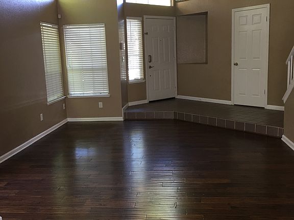 4th image of 987 E Edgemont Dr