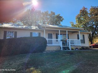 8854 Old Midway Rd, Lenoir City, TN 37772