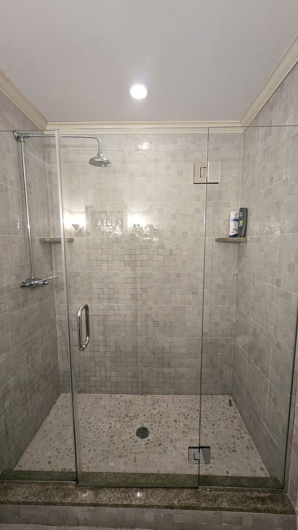  Third floor full bathroom