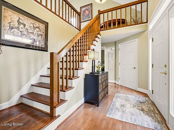 3rd image of 708 Sentry Way