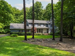 32675 Burlwood Dr, Solon, OH 44139