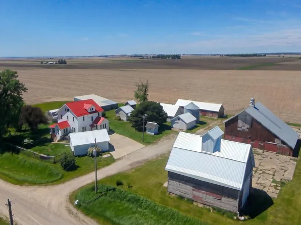 1542 V Ave, Dysart, IA 52224