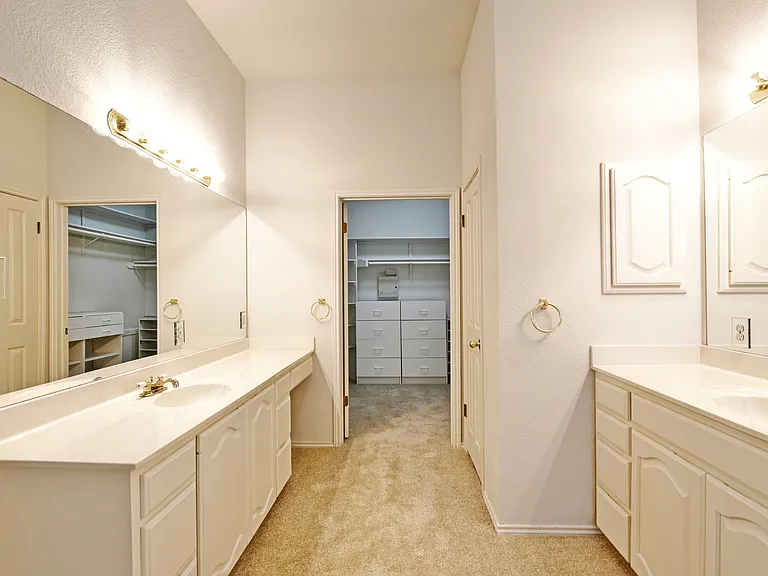 1615 Hawks Tree Ln — Photo 15