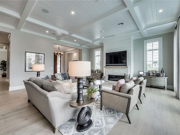 5th image of 181 Topanga Dr