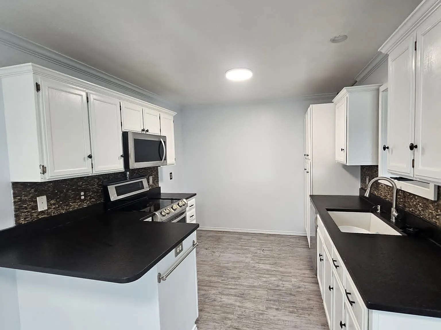3 bed, 1489 sqft, $1,950 — Photo 2