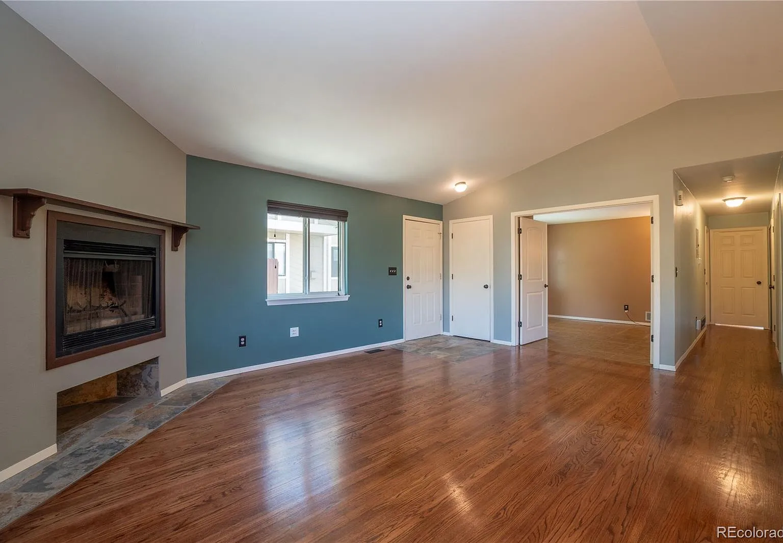 3 bed, 2.0 bath, 1200 sqft, $2,550 — Photo 4