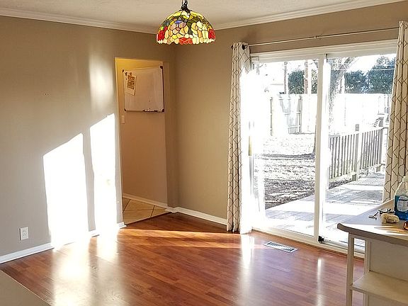 5th image of 1719 W Northfield Dr