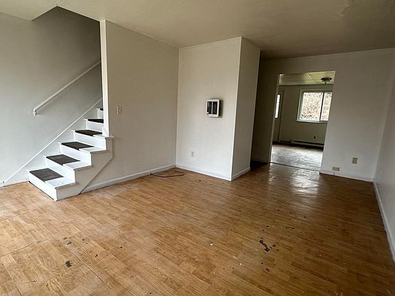 2nd image of 401 Dresden Ave #8