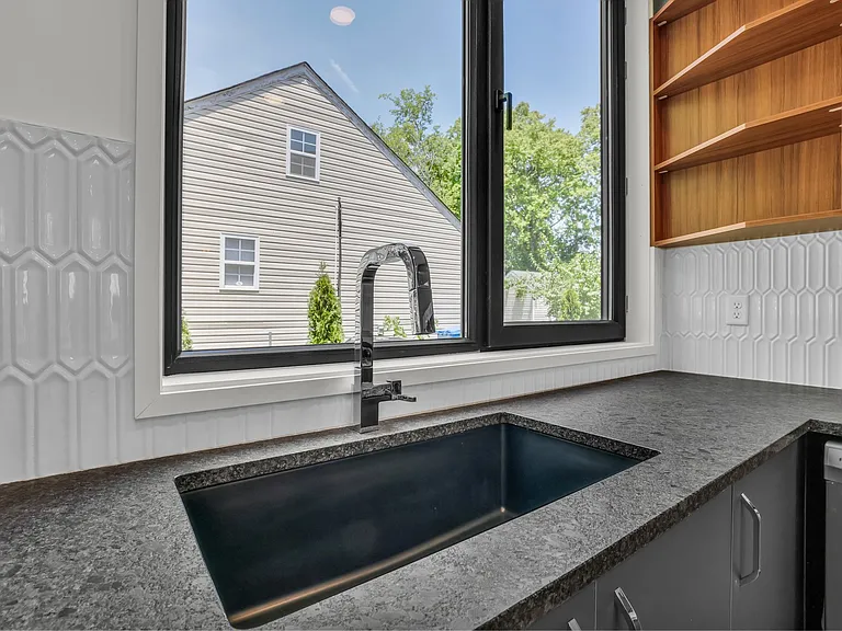 2227 Bailey Ave — Photo 11