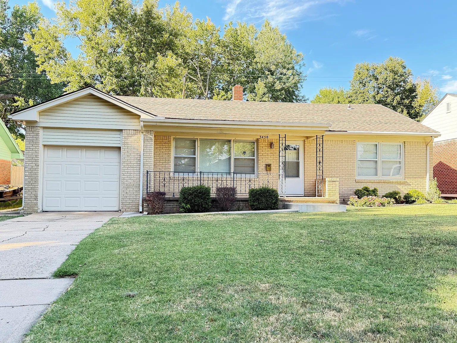 3 bed, 1184 sqft, $1,300 — Photo 3