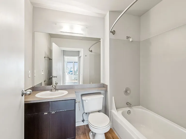 21-web-or-mls-1610 16th Ave unit 31 Seattle-S3112-011 21-web-or-mls-1610 16th Ave unit 31 Seattle-S3112-011