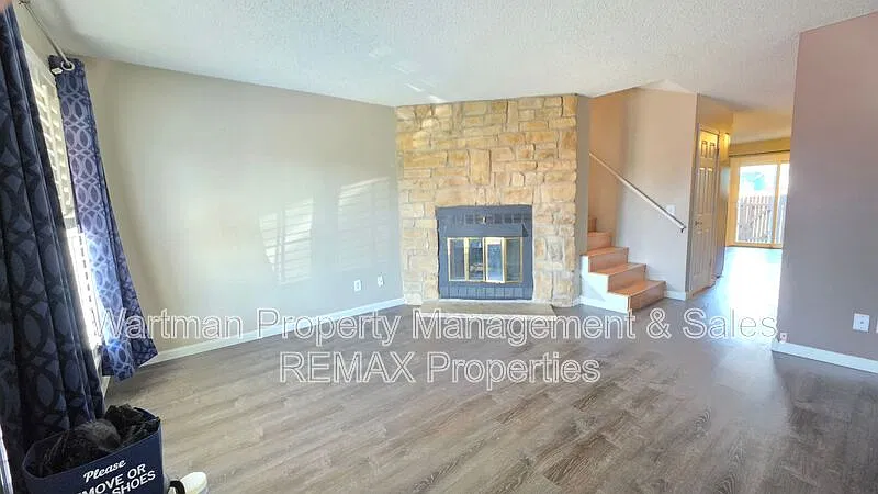 3 bed, 3.5 bath, 1624 sqft, $2,050 — Photo 3
