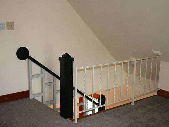 4th image of 932 N Highland Ave