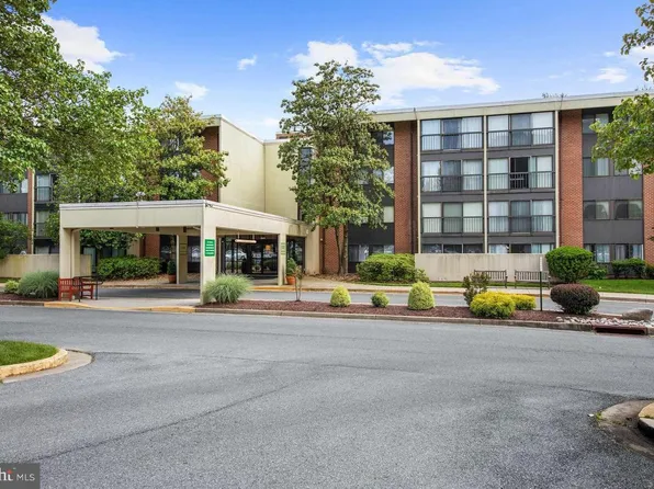 2921 N Leisure World Blvd #1-201, Silver Spring, MD 20906