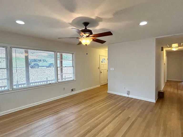 1476 Lively Ridge Rd — Photo 8