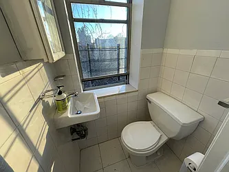 Rented by Tapiro Realty