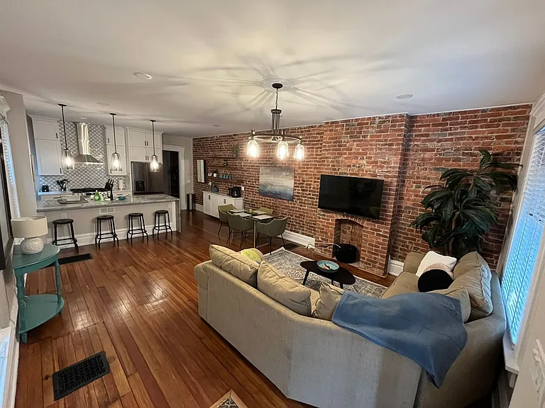 Dennison Ave 866-868 CR — Photo 46