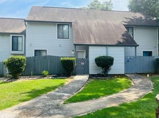 560 Country Greens Dr #560, Jonesboro, GA 30238