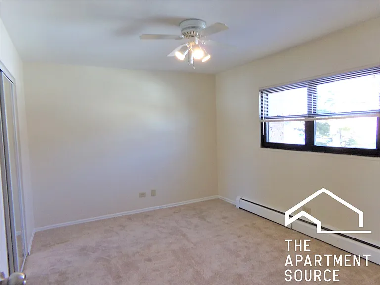 1644 W Sherwin Ave #2C — Photo 6